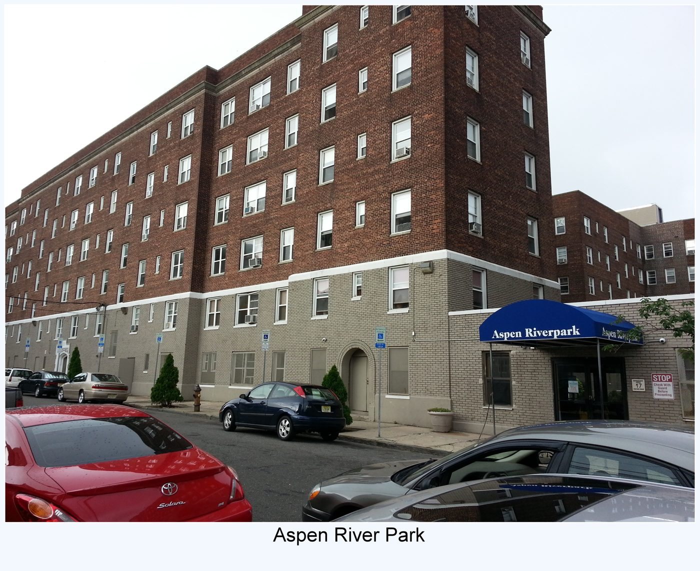Image of Aspen Riverpark, Newark, NJ